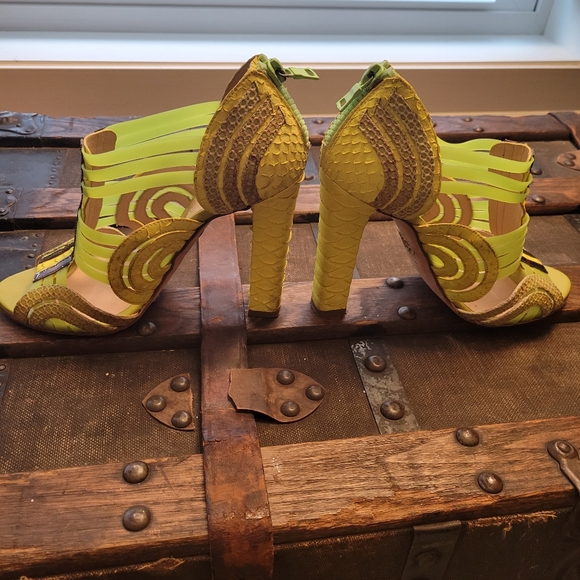 Roberto Cavalli Lime Green python leather Sandals size 37.5 - Picture 3 of 10